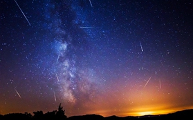 Ảnh độc: Mưa sao băng Perseid "tấn công" Trái đất