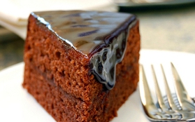 Sachertorte – Chiếc bánh chocolate dòng "quý tộc" của nước Áo