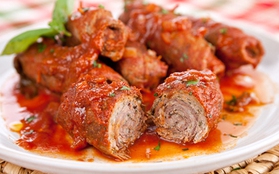 Thịt bò cuộn braciole ăn với pasta kiểu Ý ngon không thể chê