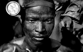 Bộ ảnh lột tả chân thực cuộc sống “nô lệ thời hiện đại” 