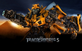 “Transformers 5” vẫn tiến hành dù nhận nhiều “gạch đá”