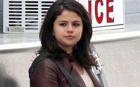 Selena Gomez làm gái hư trong phim mới