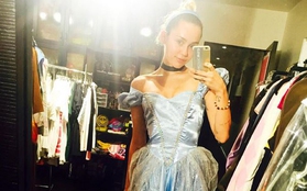 Miley Cyrus hóa thành công chúa Lọ Lem chuẩn bị mừng Halloween