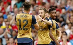 Hàng công bùng nổ, Arsenal đè bẹp Lyon ở Emirates Cup