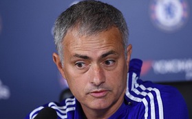 Jose Mourinho lại “xách mé” Arsene Wenger trong buổi họp báo