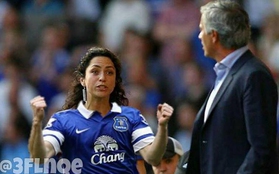 Ảnh chế: Eva Carneiro phấn khích ăn mừng thất bại của Mourinho