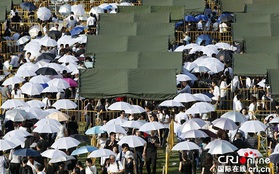 120.000 người dân đứng xếp hàng chờ vào viếng ông Lý Quang Diệu
