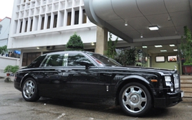 Tặng siêu xe Rolls Royce Phantom trị giá 39 tỷ ủng hộ đồng bào vùng lũ