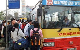 Vé xe buýt tăng giá: Nỗi niềm sinh viên