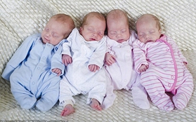 Tỷ lệ 1/70 triệu: Người phụ nữ hạ sinh 2 cặp sinh đôi cùng trứng