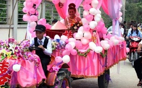 Rước dâu bằng máy cày tự chế ở Nghệ An