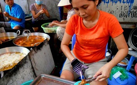 Hà Nội: Bán bánh rán trong ngõ, thu về 5 triệu mỗi ngày