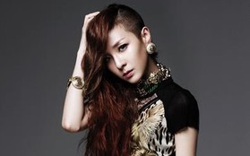 Dara (2NE1) khóc vì... cạo đầu 