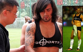 Bắt chước Ibrahimovic, dàn cầu thủ Trung Quốc cũng mặc “áo ngực”