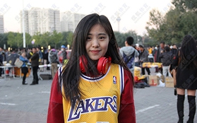 Fan nữ Trung Quốc dễ thương gây sốt của CLB bóng rổ LA Lakers