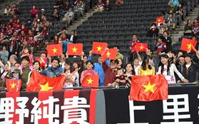 SVĐ Nhật Bản đỏ rực cờ Việt Nam ngày Công Vinh bình phục