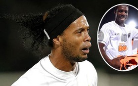 Ronaldinho bị đối thủ “trấn” giày ngay sau trận đấu