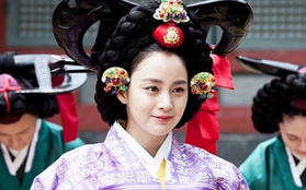 Jang Ok Jung (Kim Tae Hee) lộng lẫy trong ngày sắc phong