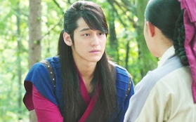 Kim Bum đòi gánh tội thay “nữ thần lửa” Moon Geun Young