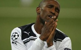 Jermain Defoe "đòi nợ" cảnh sát