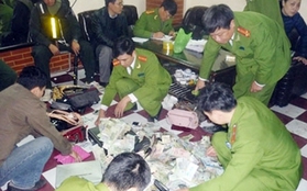 Hàng loạt ổ cờ bạc tại Hà Nội bị triệt phá