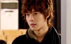 Kim Hyun Joong bắt chước Lee Min Ho; Jiyeon (T-ara) nhè nước bọt