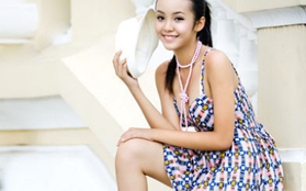 "Cô dâu 12 tuổi" Bảo Trân cực xinh trên báo mạng Trung Quốc 