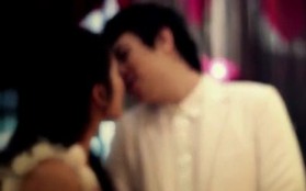 Wanbi Tuấn Anh, Lều Phương Anh “kiss” nhiệt tình trong MV siêu lãng mạn