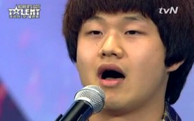 Ồn ào quanh chàng trai bán kẹo hát lay động cả Hàn Quốc