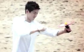 Kim Hyun Joong chơi đồ chơi Việt Nam trong MV mới 