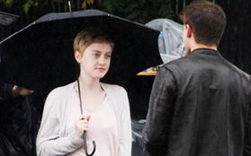 Dakota Fanning hẹn hò lãng mạn trong mưa 