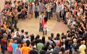 Cư dân mạng "chao đảo" vì clip sinh viên Việt cầu hôn bằng flash mob 