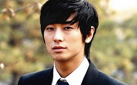 "Thái tử" Joo Ji Hoon chính thức "lên ngôi vua" 