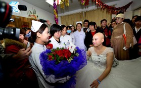 Chùm ảnh: Lễ cưới xúc động của chàng trai và người yêu mắc ung thư giai đoạn cuối 