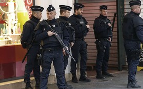 Pháp: Ba binh sĩ tuần tra bị tấn công bằng dao