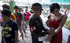 Chùm ảnh: Những người chuyển giới trong ngày tuyển quân ở Thái Lan
