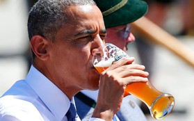 Vừa đặt chân xuống Đức để tham dự hội nghị G7, Tổng thống Obama tới thẳng quán bia