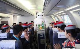 Khi robot Baymax chuyển nghề làm... tiếp viên hàng không