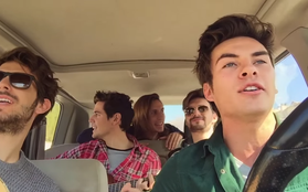 Cả thế giới phát sốt với clip 5 anh chàng đẹp trai hát hò trong ô tô