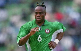 Cựu sao Nigeria gian lận tuổi để được chơi bóng