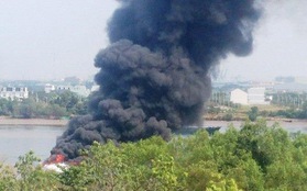 Tàu cánh ngầm bốc cháy trên sông Sài Gòn, chưa thống kê thương vong