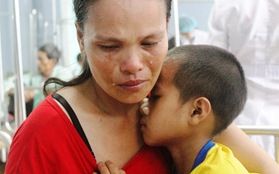 Rớt nước mắt nhìn cậu bé nghèo ung thư giai đoạn cuối chỉ ước một lần được đến trường