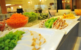 Bữa buffet sáng ở khách sạn hạng sang của đội U19 Việt Nam