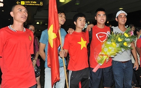 CĐV có mặt tại Nội Bài trong đêm đón đội U19 Việt Nam