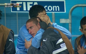 Lập cú đúp nhấn chìm tuyển Anh, Suarez khóc trong hạnh phúc