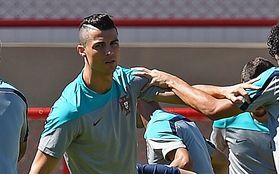 Ronaldo thay đổi kiểu tóc thứ 3 tại World Cup 2014