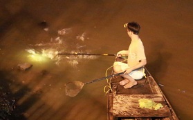 Chích điện, bủa lưới trên kênh Nhiêu Lộc lúc nửa đêm