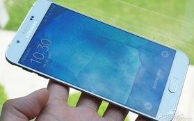 Trên tay smartphone mỏng nhất của Samsung với ngoại hình ấn tượng
