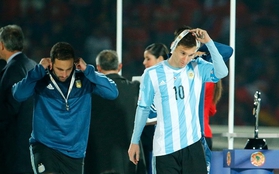 Chùm ảnh: Messi cởi bỏ huy chương bạc sau thất bại cay đắng trước Chile
