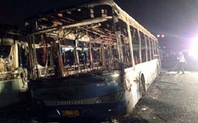 Hơn 40 người chết cháy trong xe buýt